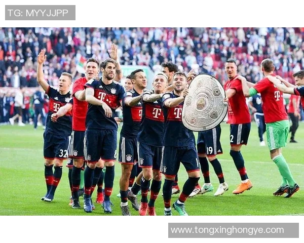 德甲积分榜：拜仁慕尼黑雄踞榜首，莱比锡RB紧随其后