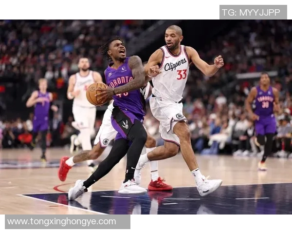 快船逆转猛龙,取得季后赛首胜——逆风翻盘的极致表现 快船逆转猛龙,取得季后赛首胜——逆风翻盘的极致表现