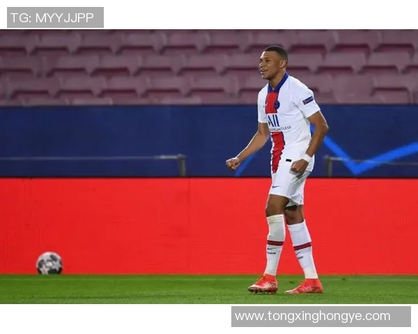 姆巴佩向阿尔巴表白:你是我心中的明星! 姆巴佩向阿尔巴表白:你是我心中的明星!